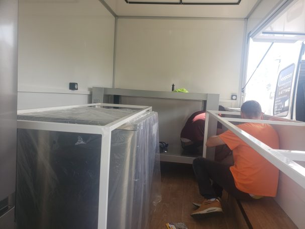 Fabrication et pose de comptoir pour food truck 