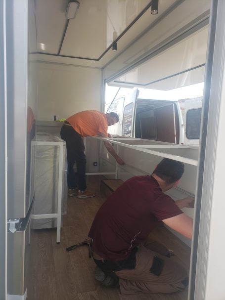 Fabrication et pose de comptoir pour food truck 