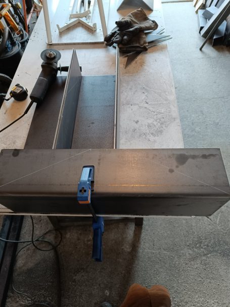 fabrication supports de marches escalier acier